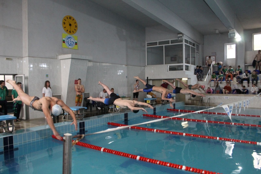 180 плувци и звездно присъствие на турнира „Делфин“ в Пазарджик